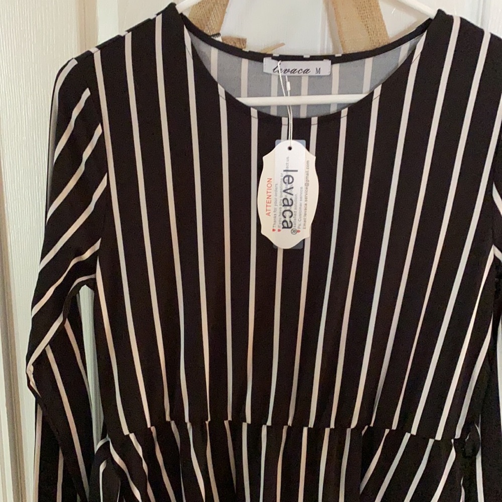Levaca Dress - Picture 2 of 4